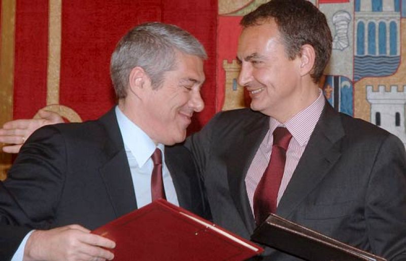 Zapatero y Sócrates colaborarán para organizar el Mundial de 2018