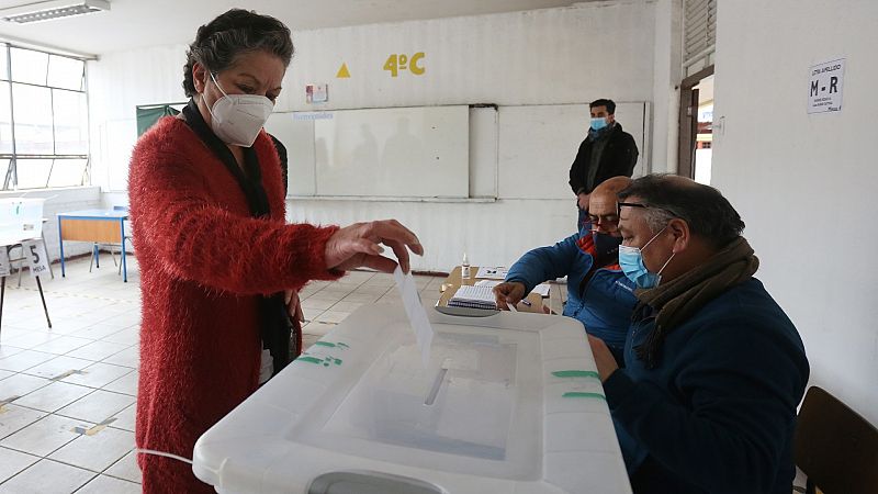 Polémica en Chile por las palabras de un diputado de ultraderecha que cuestiona el voto femenino
