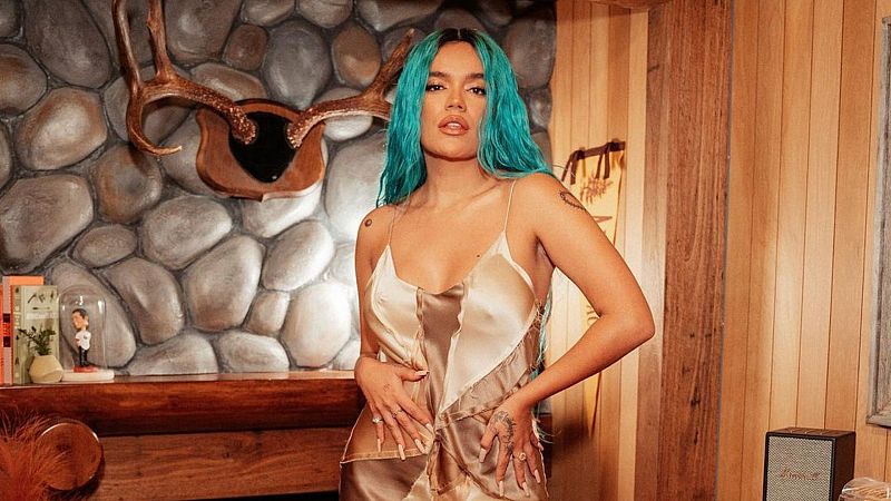 ¿Será 'Sky Rojo' la serie en la que veremos debutar a Karol G?