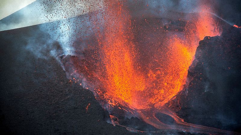 Los científicos prevén la erupción más larga en 500 años tras aparecer nuevas coladas