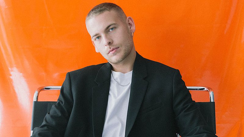 Hens: "Es sano regocijarte en tu propia tristeza para poder aprender sobre ella"