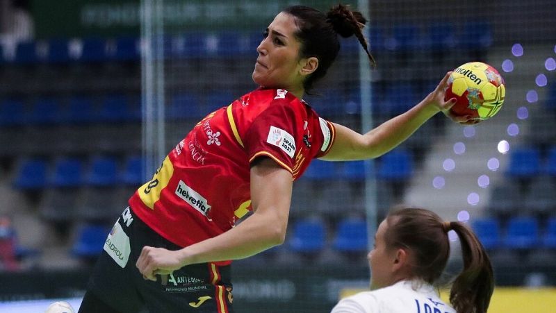 Lara González se fractura un dedo y se pierde el Mundial de balonmano con las Guerreras