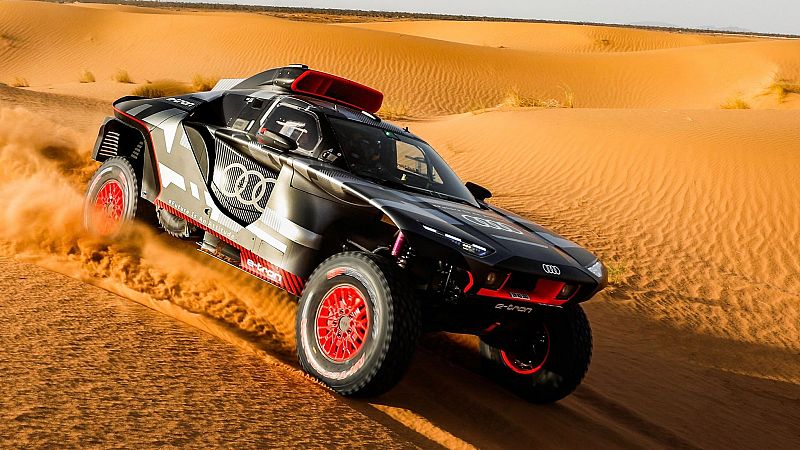 Carlos Sainz abre nuevos caminos en el Dakar 2022; Carlos Checa y Laia Sanz debutan en coches