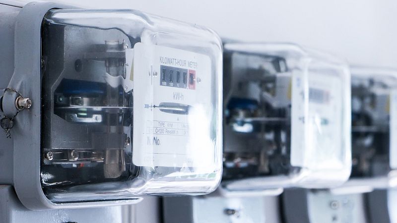 La luz se toma un respiro de cara al fin de semana con 220,9 euros/MWh