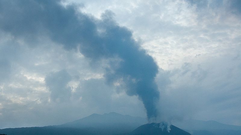 El volcán de La Palma cumple 80 días en erupción destruyendo nuevas edificaciones