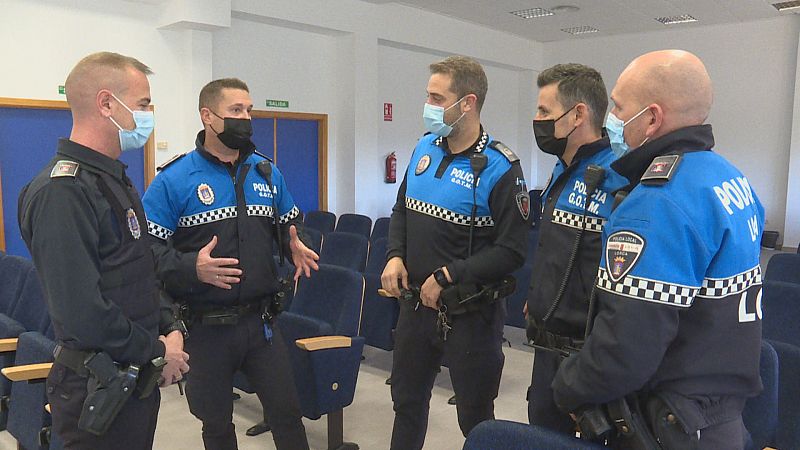 La policía de Lorca salva la vida de dos bebés en menos de 48 horas