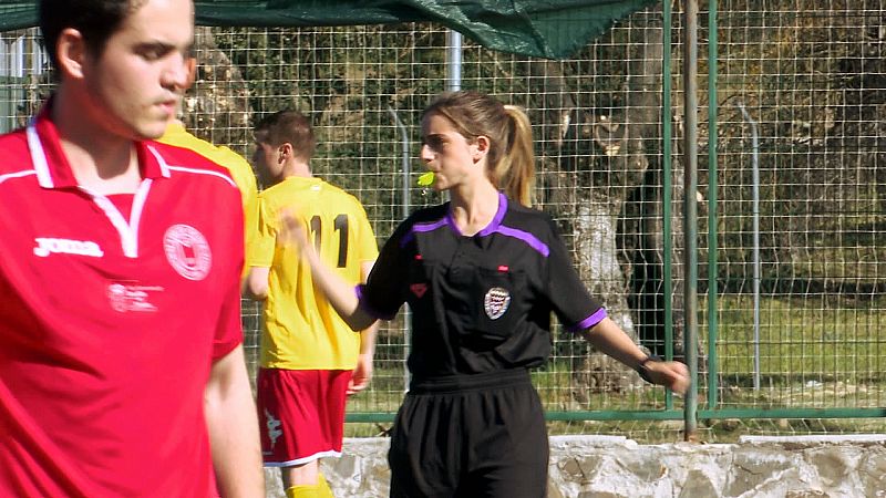 Árbitras, entrenadoras y directivas: las otras mujeres del fútbol, todavía en minoría