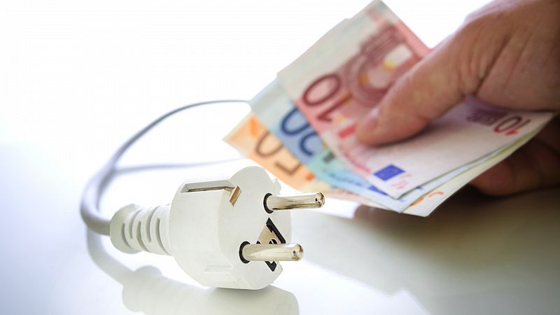 La luz sube este domingo hasta 256,98 euros/MWh, el tercer precio más alto de la historia