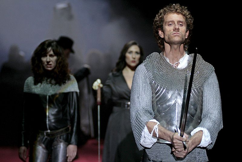 La compañía de 'Tirant lo Blanc', halagada por haberse valorado su "alto riesgo"