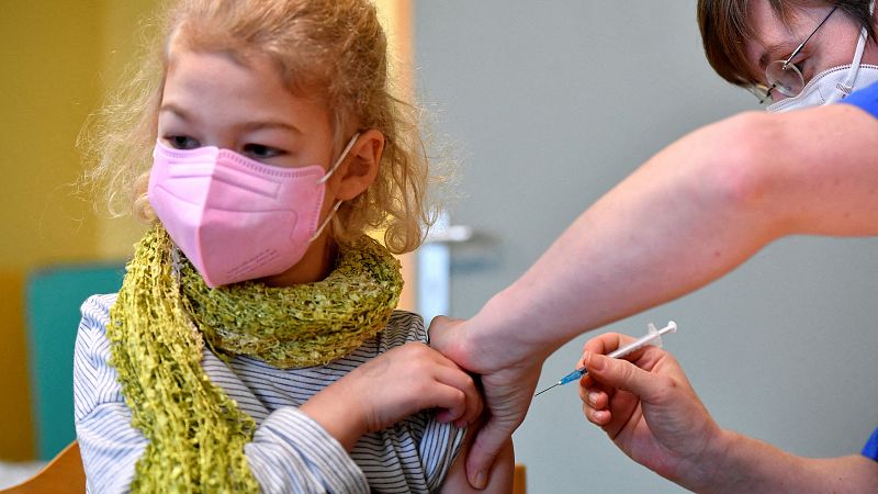 ¿Por qué vacunar a los niños, si la COVID-19 suele ser muy leve en ellos?