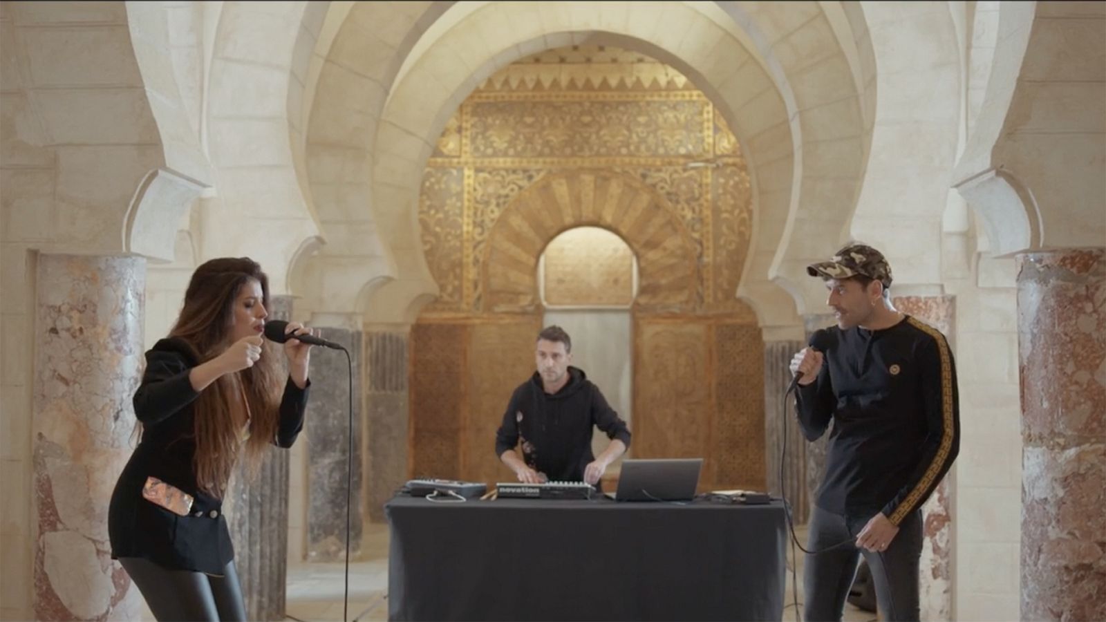 Actuación de RomeroMartín y Soleá Morente en el primer capítulo de 'caminos del flamenco' dedicado a Cádiz y sus puertos