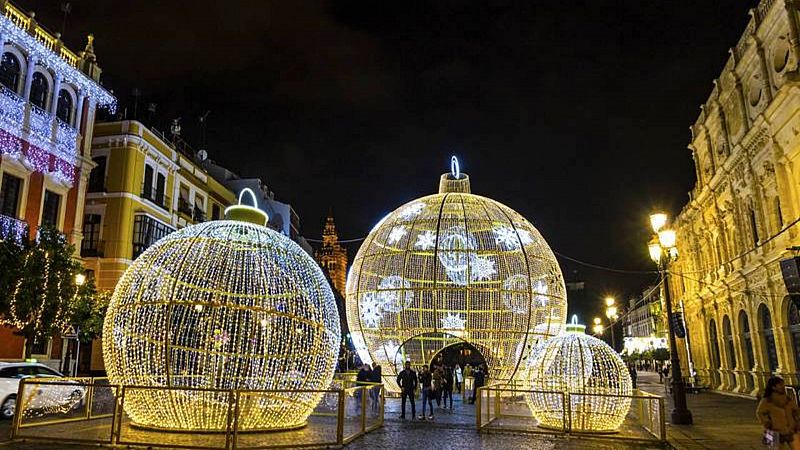 Conoce a estos dos sevillanos apasionados de la Lotera de Navidad