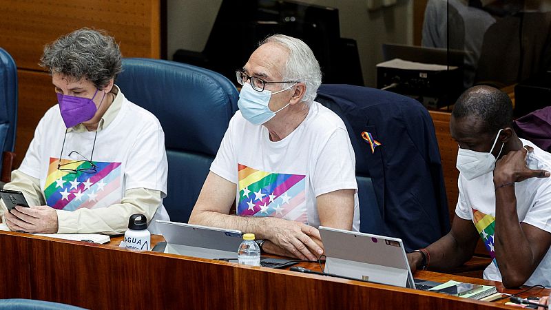 Los partidos de izquierda y la abstención del PP tumban la propuesta de Vox para derogar las leyes LGTBI en Madrid