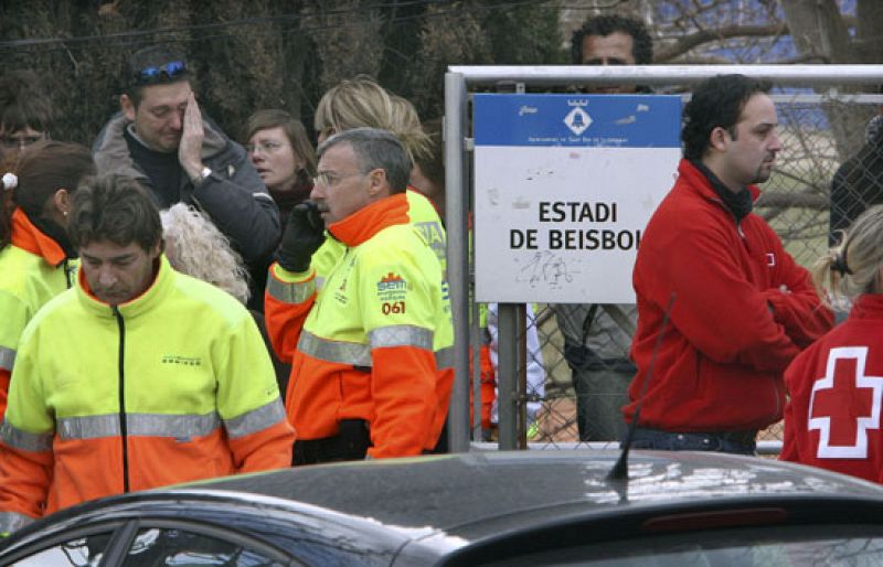 Cuatro muertos y nueve heridos en Sant Boi de Llobregat tras hundirse un pabellón