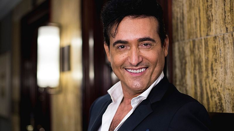 Los famosos despiden a Carlos Marín de Il Divo en las redes con emotivos mensajes