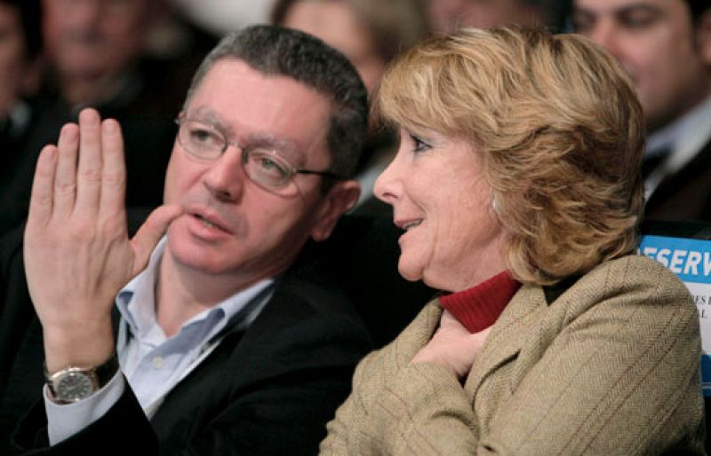Aguirre y Gallardón dejan de lado la trama de espionaje en sus intervenciones en el Foro del PP