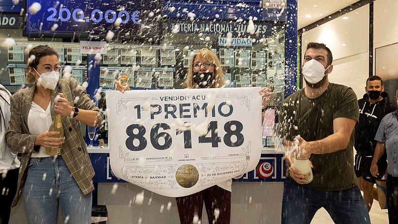 El Gordo de la Lotera de Navidad, el 86.148, reparte millones en Madrid, Las Palmas, Cantabria y Huelva