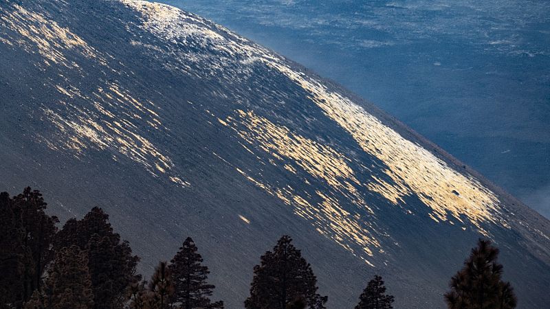 La Palma sufre una deformación de ocho centímetros que "no altera el agotamiento del volcán"