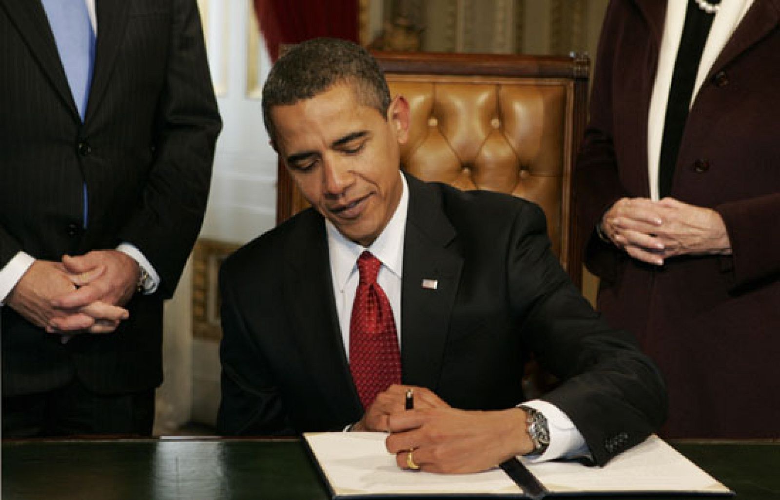 Informe semanal - Obama se enfrenta a importantes retos | Ver