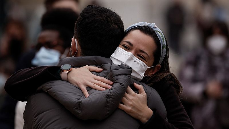 España retoma la mascarilla obligatoria en la calle: ¿cuándo hay que llevarla? ¿quién está eximido? ¿habrá multas?
