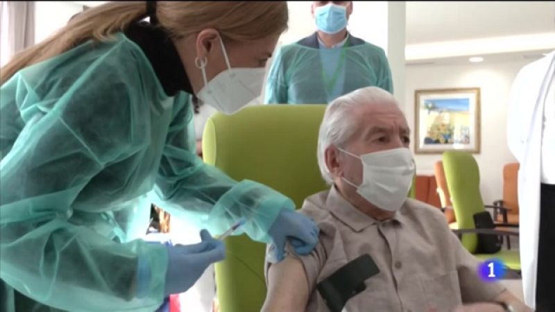 Un año de vacunas COVID en Andalucía donde ya se han inoculado más de 15 millones de dosis