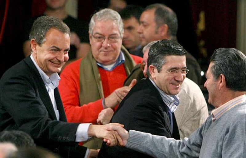 Zapatero avala a Patxi López como lehendakari y confía en salir "con fuerza" de la crisis