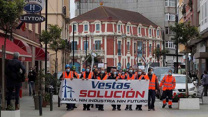 Los trabajadores de Vestas firman su despido y marcan as el fin de su lucha