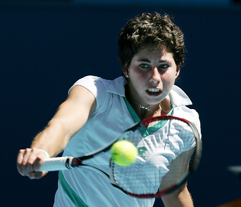 Carla Suárez vence a Anabel Medina y pasa a cuartos