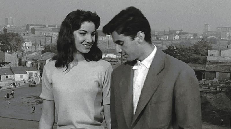 Carlos Saura retrata en 'Los golfos' un Madrid irreconocible: pobreza y barro