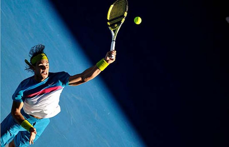 Nadal avanza sin fallos en Australia