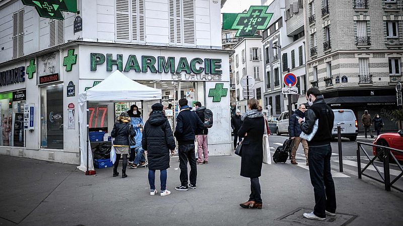 Francia avanza hacia el certificado que impedirá el acceso a bares o lugares públicos a los no vacunados