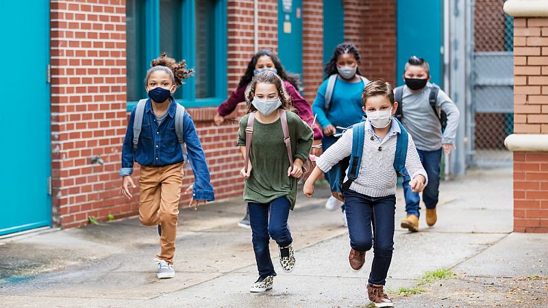 Sanidad y las CC.AA. acuerdan mantener las cuarentenas para toda la clase cuando haya cinco o más contagios