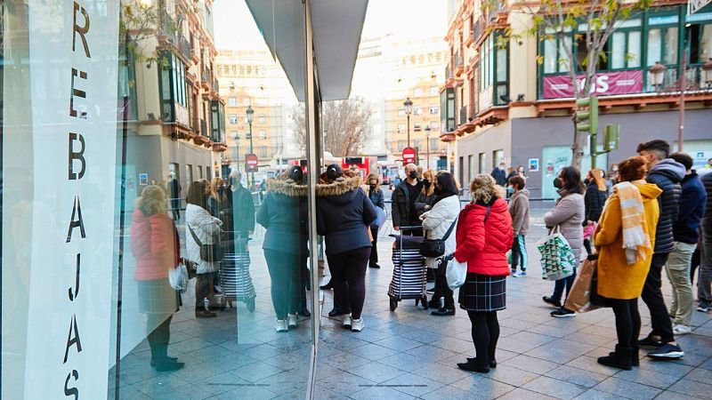 El aumento de contagios e ingresos por COVID-19 anuncia una dura cuesta de enero en la pandemia
