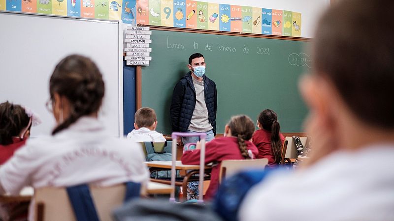 'Vuelta al cole' con cuarentenas más flexibles, profesores de baja y la vacunación pendiente