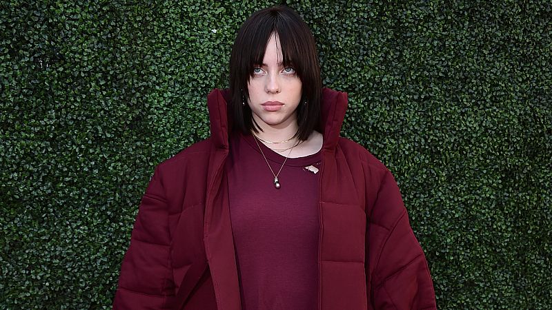 Billie Eilish y Finneas O'Connell, ganadores del Globo de Oro a la mejor canción en una gala marcada por la polémica