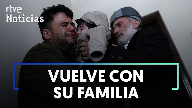 El bebé perdido en la caótica evacuación del aeropuerto de Kabul se reencuentra con su familia