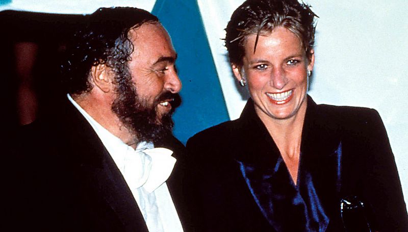 Este fue el momento en el que Lady Di, empapada, cambió la vida de Pavarotti