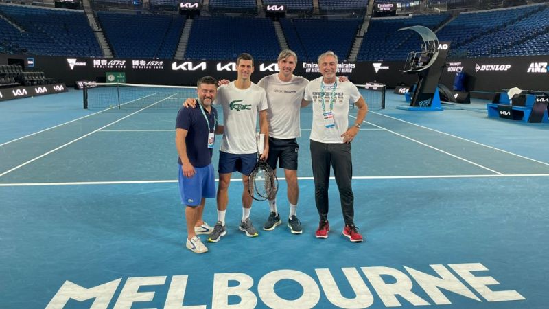 La familia de Djokovic celebra que gane "la justicia" y el tenista avisa de que disputará el Open de Australia