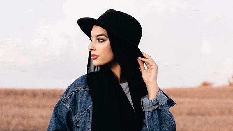 Miss Raisa: "Llevo velo para que otras chicas vean que pueden hacer lo que les dé la gana"