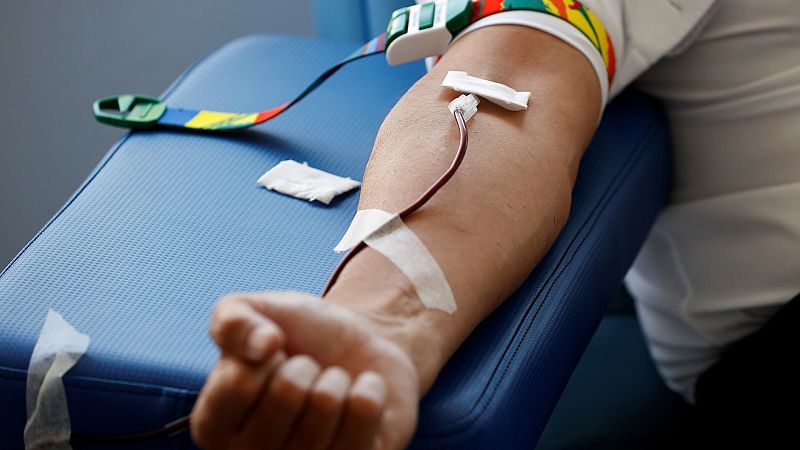 Francia levantará en marzo la prohibición que impedía a los homosexuales donar sangre