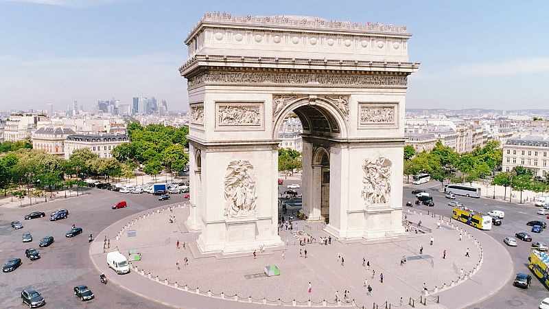 El Arco del Triunfo de París cuenta una historia, ¿sabrías decir cuál es? ¿Qué significan sus relieves?