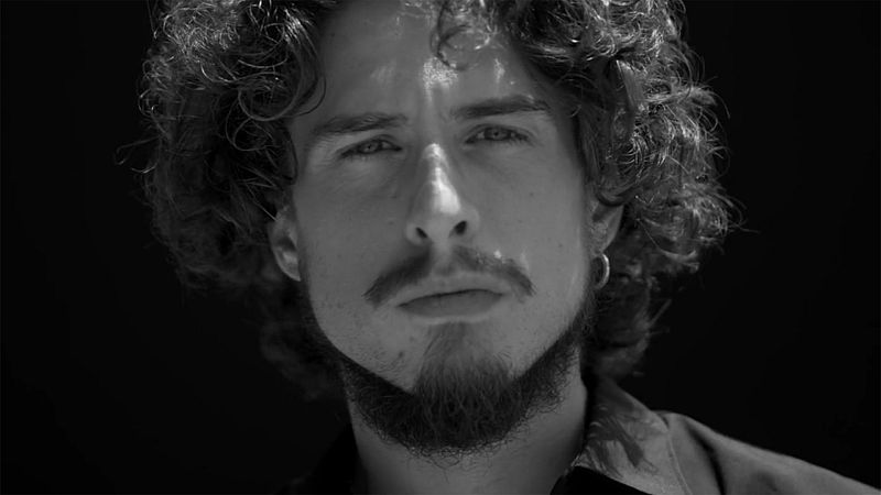 Kiki Morente es mucho más que el "hijo de" y el "novio de". Descubre cómo canta