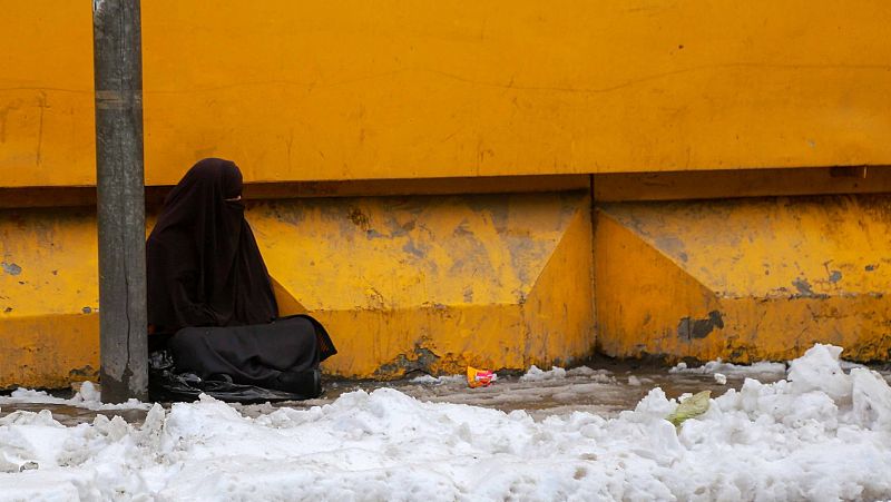 El grito desesperado de Afganistán en un invierno talibán: "No distinguimos entre catarro, coronavirus o hambre"