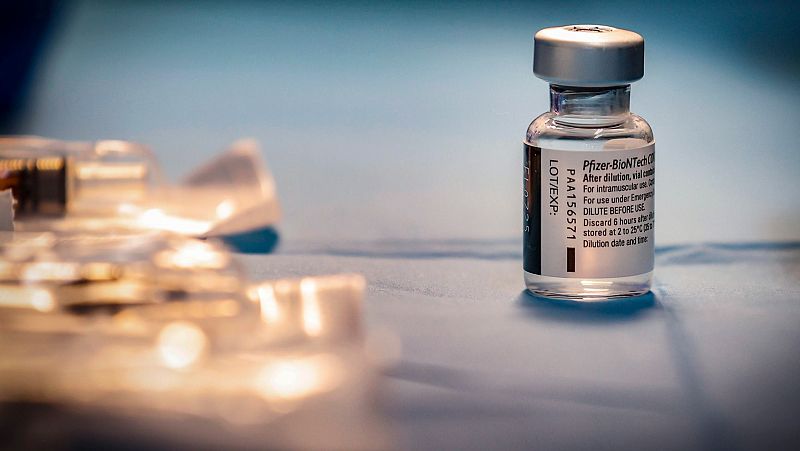 Sanidad aprueba una cuarta dosis de la vacuna para personas inmunodeprimidas cinco meses después de la tercera