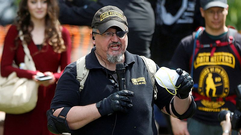 Detienen al líder de ultraderecha de Oath Keepers acusado de sedición en el asalto al Capitolio