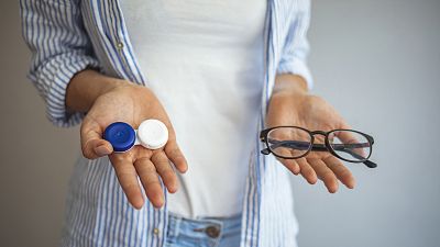 Los miopes son de lentillas y los hipermétropes, de gafas - escuchar ahora