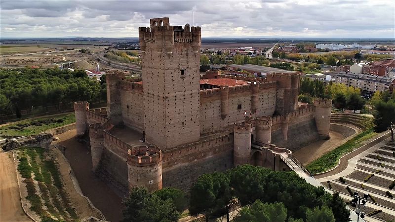 El castillo la Mota, la cárcel de lujo donde estuvo presa Juana "la Loca"