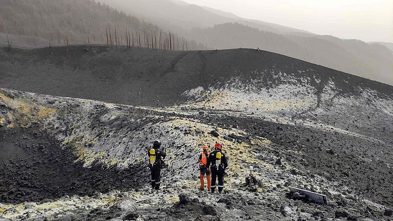 Las autoridades de La Palma permiten el regreso a casa de 1.000 vecinos evacuados al sur de las coladas