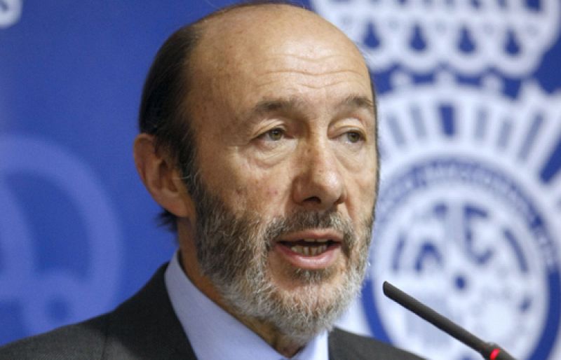 Rubalcaba afirma que hay "vinculaciones claras" entre Askatasuna, D3M y Batasuna