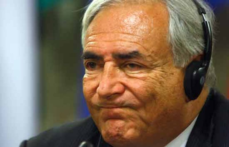 El FMI enmienda al Gobierno y alarga la recesión en España hasta 2010